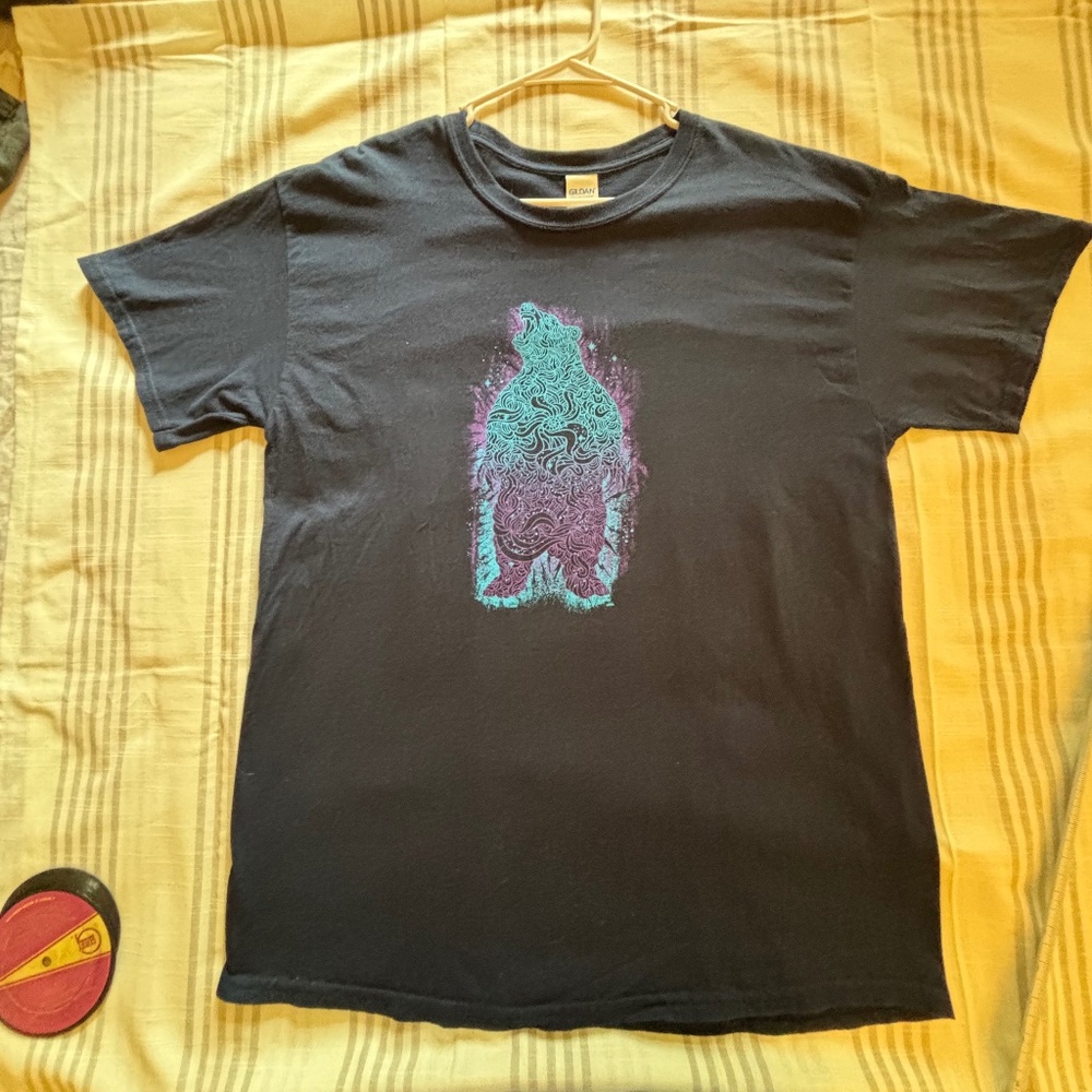 Bear Graphic Tee Men's Large